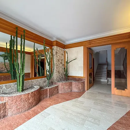 בית נופש Vatican House Crocifisso 51 *