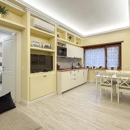 Holiday home Vatican House Crocifisso 51 *