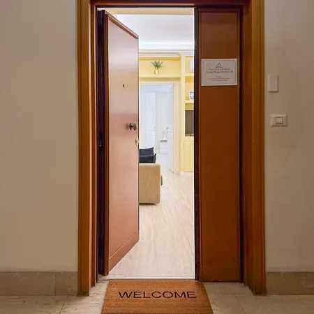 Vatican House Crocifisso 51 ローマ